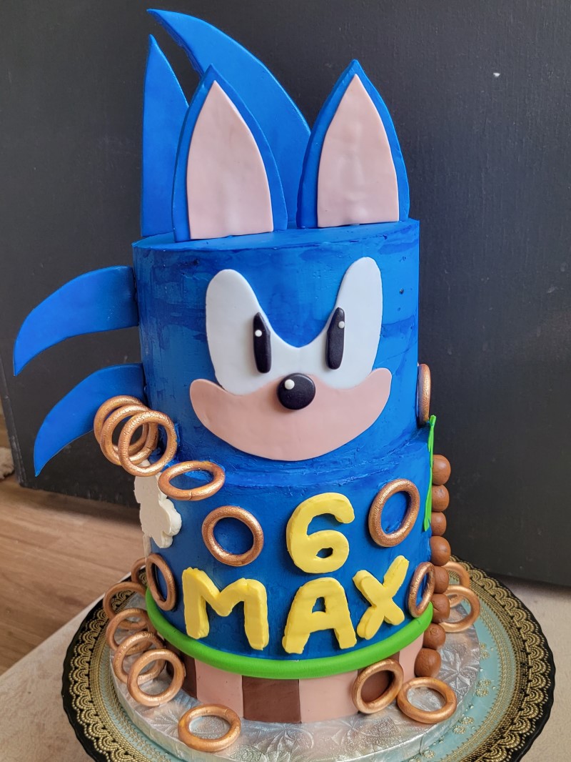 Sonic Cake - The Dessert Artist